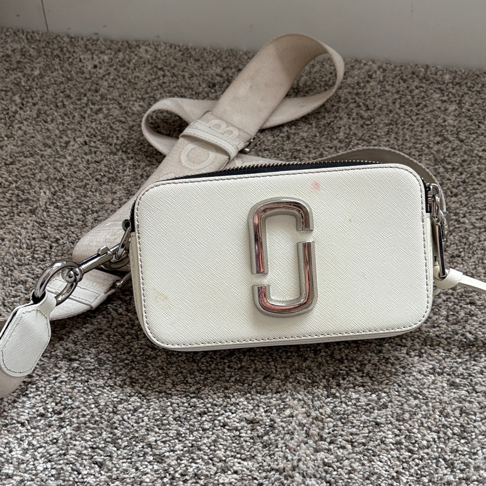 Marc Jacobs White Crossbody Bag with Silver Accent